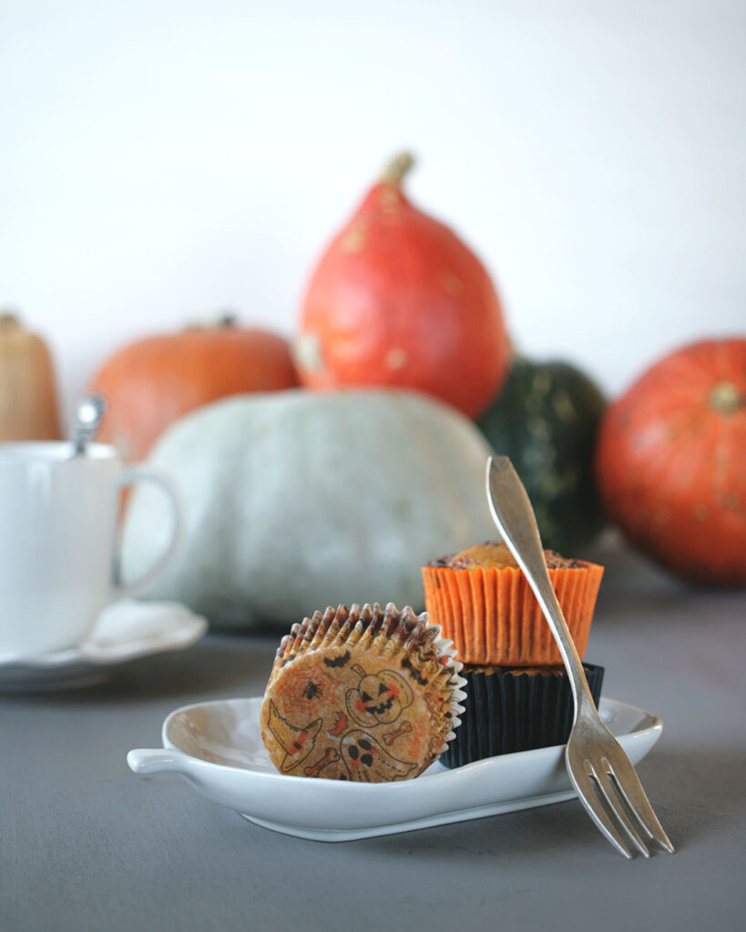 sesja z okazji Halloween, muffinki dyniowe, Mag Bee Fotografia produktowa