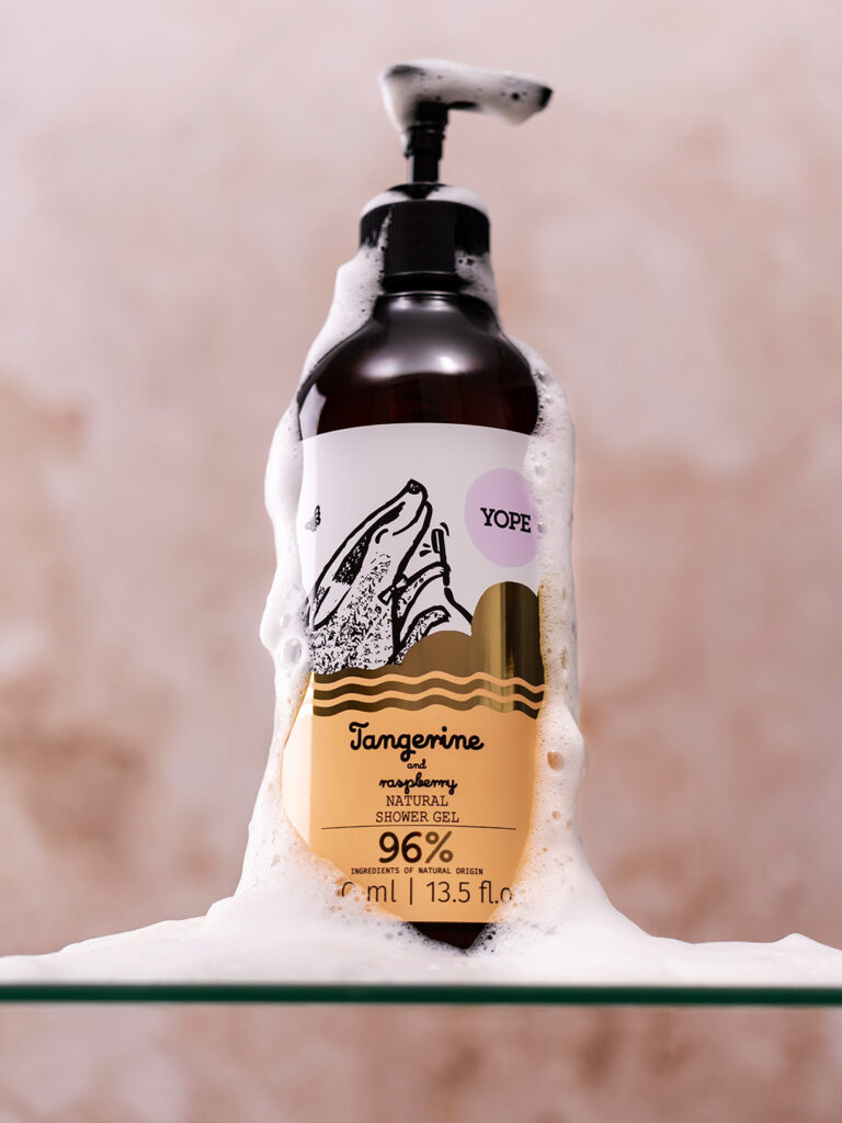 sesja produktowa kosmetyków, Mag Bzzz Fotografia produktowa i animacja poklatkowa